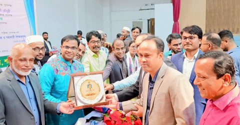 শান্তিগঞ্জে প্রাথমিক শিক্ষা পরিবারের আয়োজনে বিদায় সংবর্ধনা