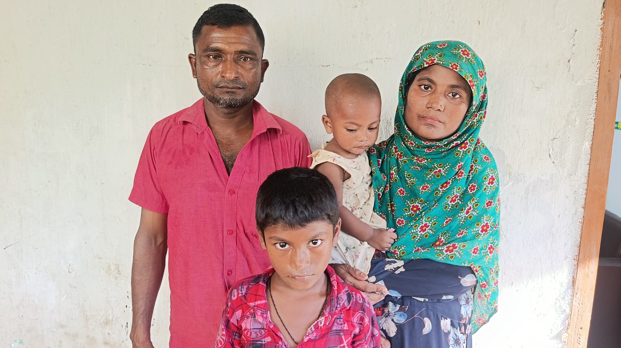 চার শিশু সন্তানকে এতিম করে মরতে চাননা সুজিনা