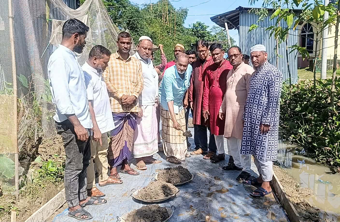 চন্দপুর গ্রামের সড়ক সংস্কার কাজের উদ্বোধন